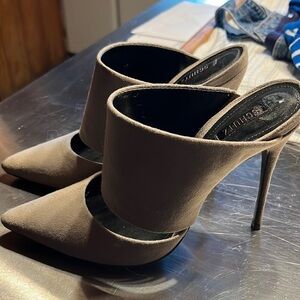 Schultz heels. Suede. Gorgeous 7m. Tan with blue undertones. Taupe?